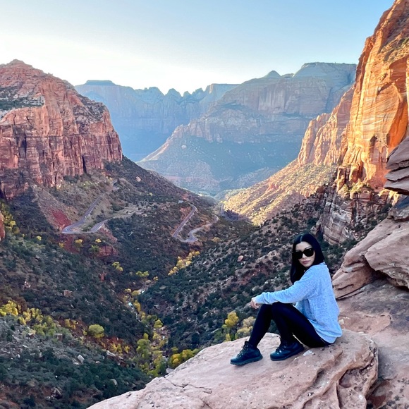 Meet your Posher, Kaye - Picture 1 of 1